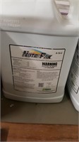 2.5 Gallon Jug Nutri-Pak 8-10-2 Plant Food