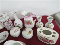 FTD teapots, misc glassware