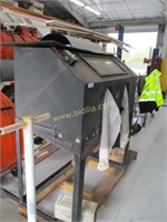 Cyclone Sandblasting Cabinet System.