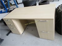 Wooden 5 Drawer Desk.