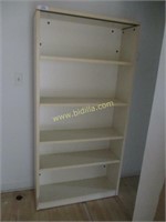 Wooden 5 Shelf Bookcase.