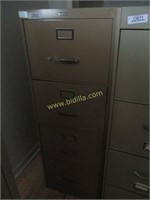 Metal file Cabinet, 4 Drawer Legal.