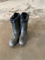 RUBBER BOOTS - SIZE 10