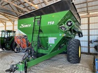 Demco 750 Grain Buggy With Shur-lock Roll Top