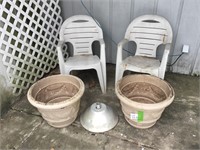 2 large plastic planters w 2 chairs