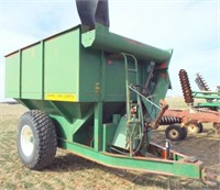 UFT Grain Cart 444, 11' auger, 18.4-26 tires