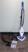 Floor Steamer & Vacuum*See Desc