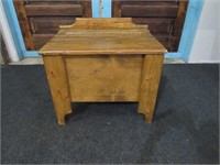 SMALL WOOD BENCH WITH STORAGE