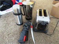 Toaster/ Coffee Pot/Thermos / Coffee Pot Has Cord