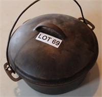 8 qt. Cast Iron Dutch Oven