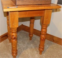 Pine Table for Slot Machine