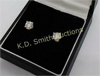 Pr 14KT Gold Diamond Stud Earrings