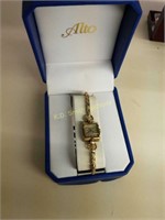 17 Jewel 10K G. F. Woman's Wrist Watch Ca. 1950's