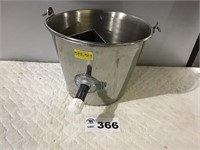 STAINLESS STEEL HONEY SEPARATOR BUCKETS