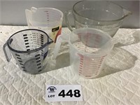 ASSORTMENT OF MEASURING CUPS, BOWL