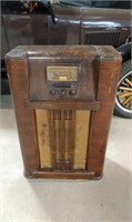 Wood console radio,display,vintage