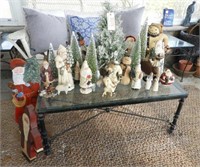 Christmas figure lot: wooden Santas, ceramic