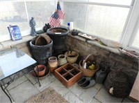 Miscellaneous garden and patio lot: planters,