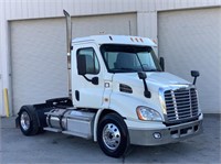 2013 Freightliner Cascadia 113 Day Cab Single Axle