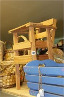 Doll highchair & blue crate
