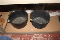 2 cast iron dutch ovens