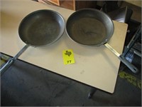 2 Fry Pans