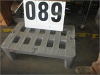 Bow Tie Dunnage Rack