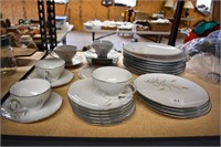 Collection 60's Dinnerware