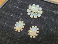 Vintage Mother of Pearl Broche + Ear Ring Set