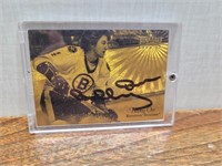 Autographed Bobby Orr Pinnacle 1996-97 Card Sealed