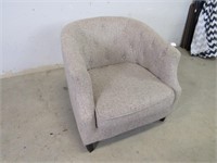 Tan Upholstered Hook & Button Patterned Sofa Chair