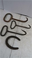 3 Metal Hooks