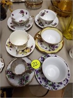 COLLECTION OF CUPS AND SAUCERS - LEFTON - OLD ROYA