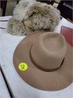 COLLECTION OF MENS HATS