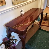 Wood sofa table (excellent condition)