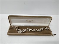 Vintage leaf necklace in mappins box