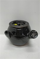 Chocolate stoneware tea pot with lid