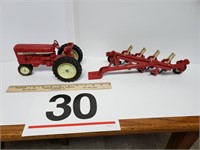 IH Tractor & 4 bottom plow - Ertl