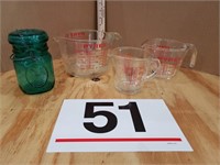Pyrex measuring cups & jar