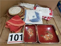 Table clothes,place mats & trays