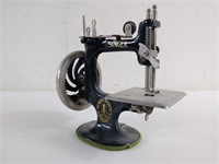Vtg Singer Childs Sewhandy Sewing Machine
