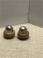 Poilshed chrome dome on wood shakers