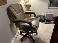 O - LaZboy Desk Chair