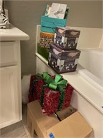 B - Boxes & Xmas Gift Boxes Lot
