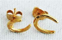 14K Gold Pair Horseshoe Earrings