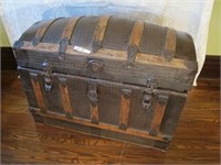 EARLY ROUND TOP TRUNK W/ TRAY INSERT