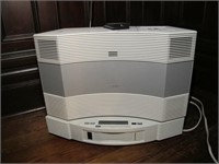 BOSE SOUND SYSTEM W/ CD CHANGER BASE WORKS WELL