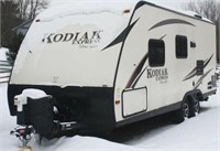 2016 Kodiak Express 24' camper, sleeps 4 TITLE