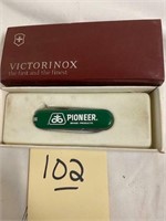 L102- Victorinox Pioneer Knife
