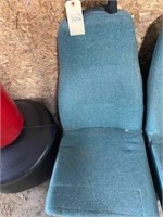 L162- Set of 2 chairs